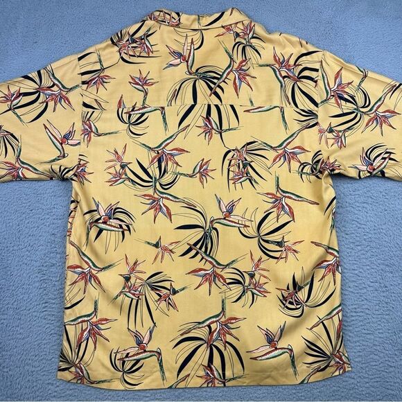 Tehama Clint Silk Shirt Mens Large Yellow Hawaiian Floral Beach White Witch Logo - Picture 8 of 16